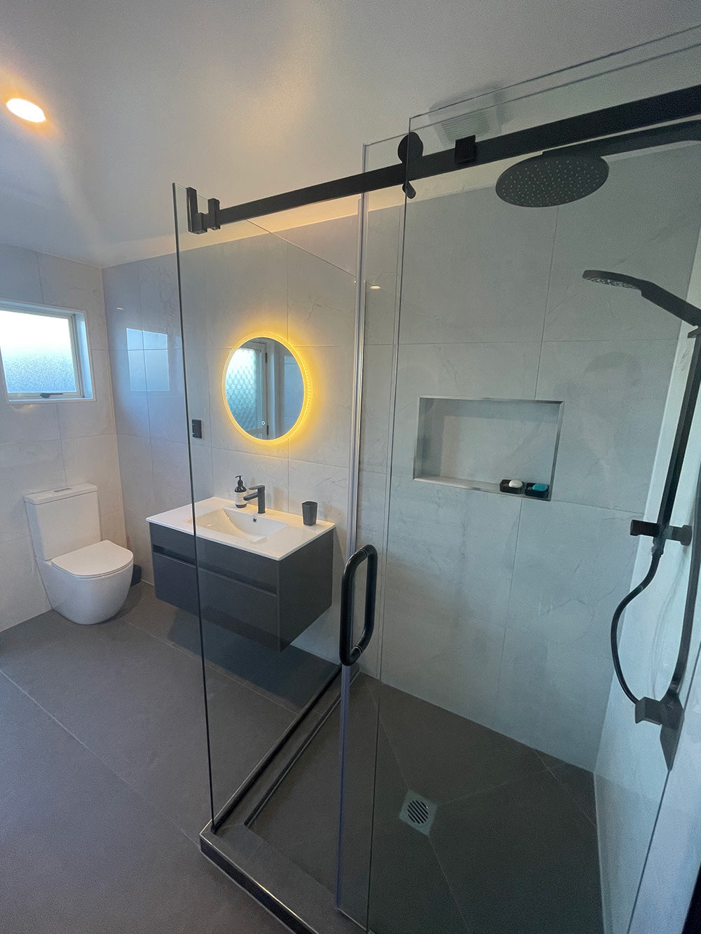 Alcove Showers Sliding