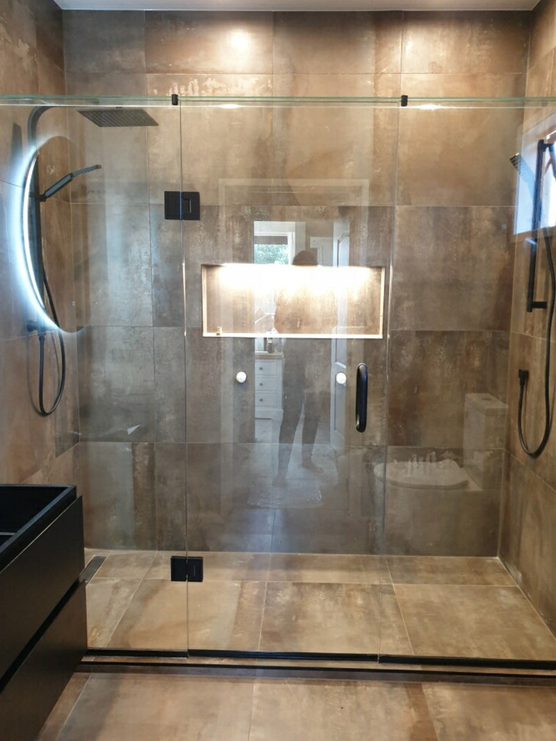 Alcove Showers Hinged