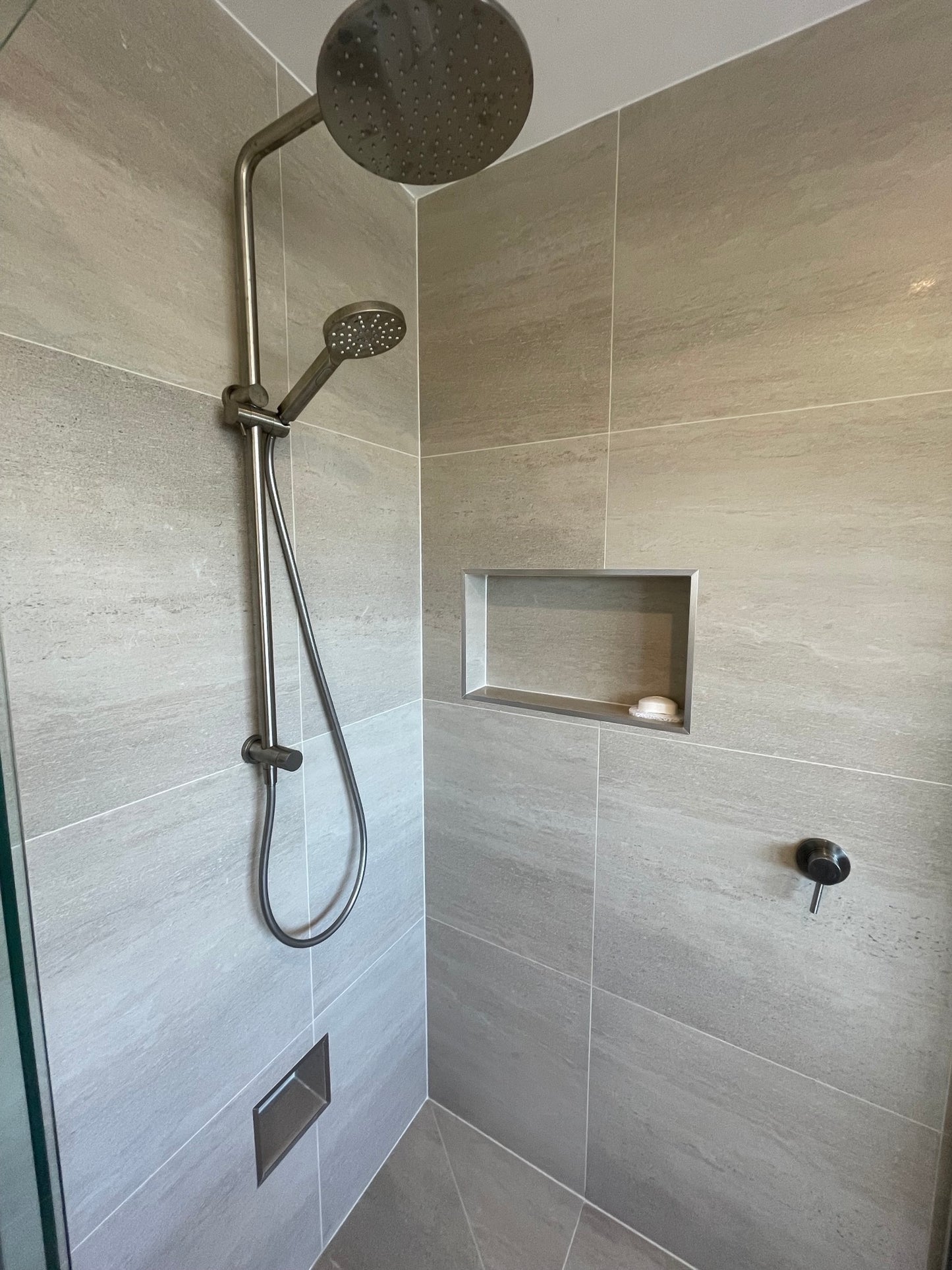 Round Shower Mixer Mains Pressure