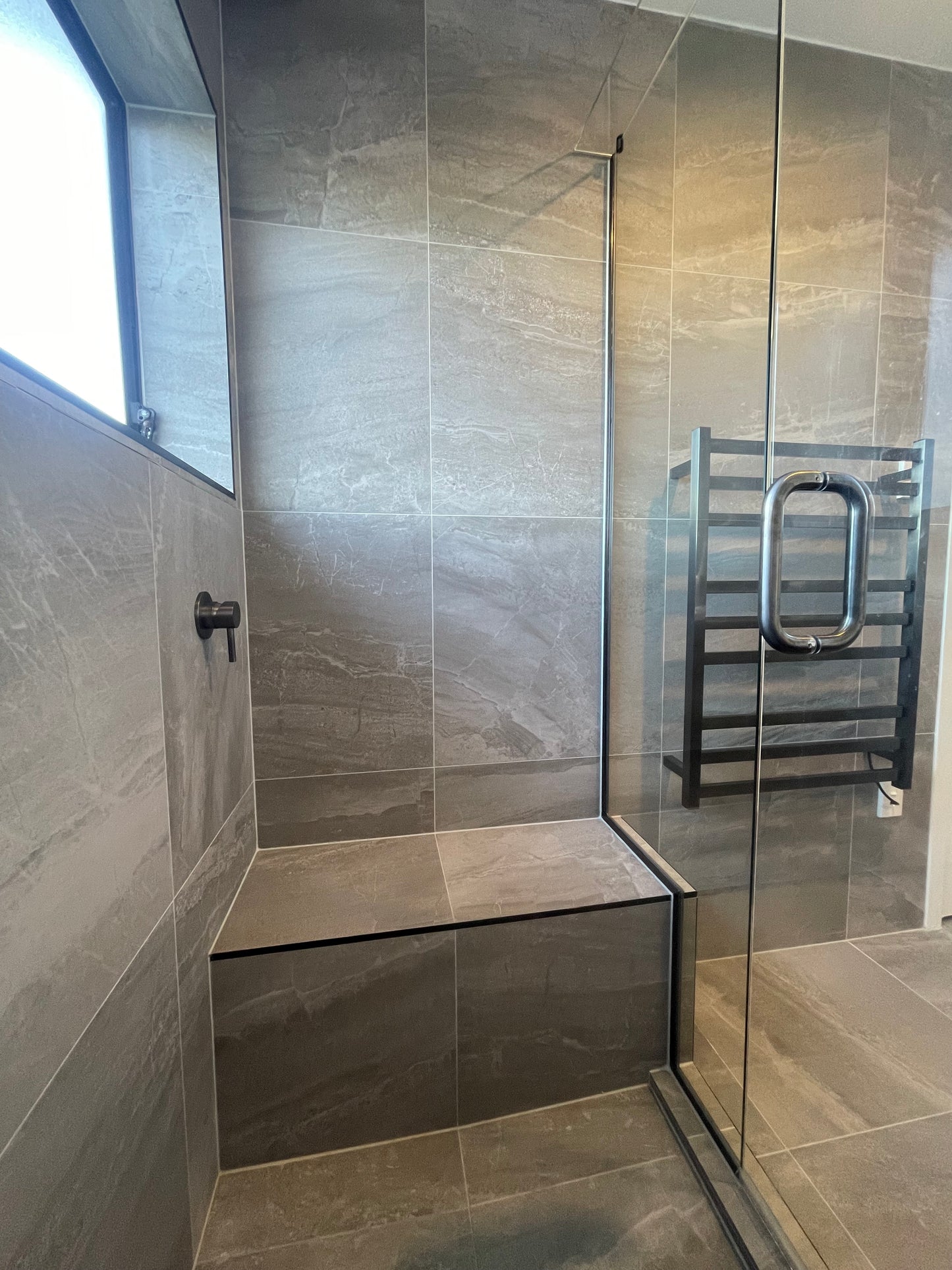 Round Shower Mixer Mains Pressure