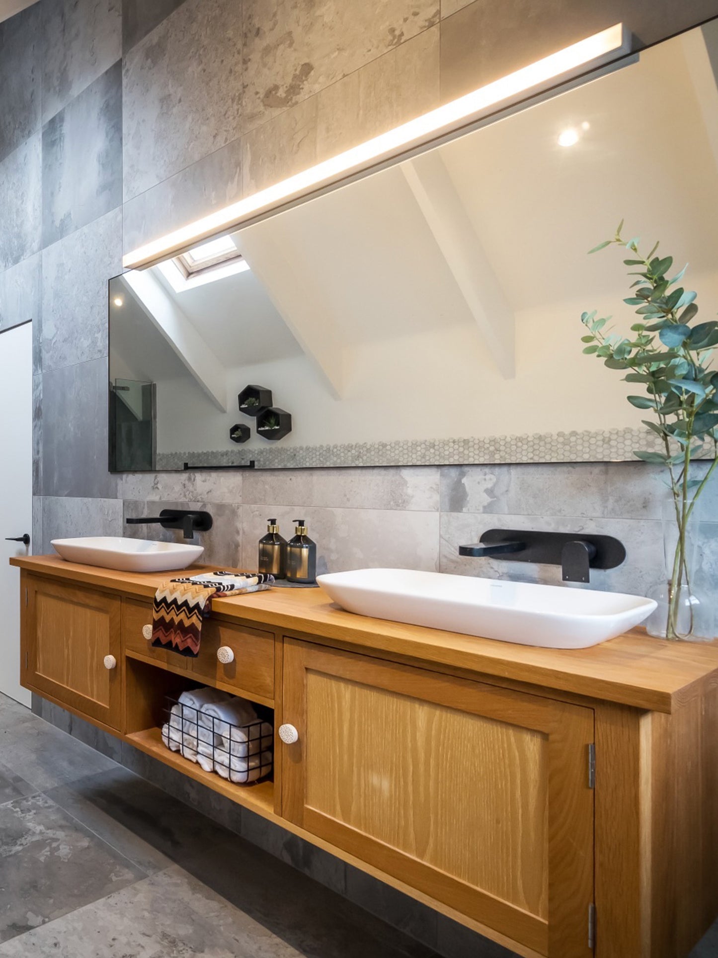 Abode Vanity - Custom Door Oak