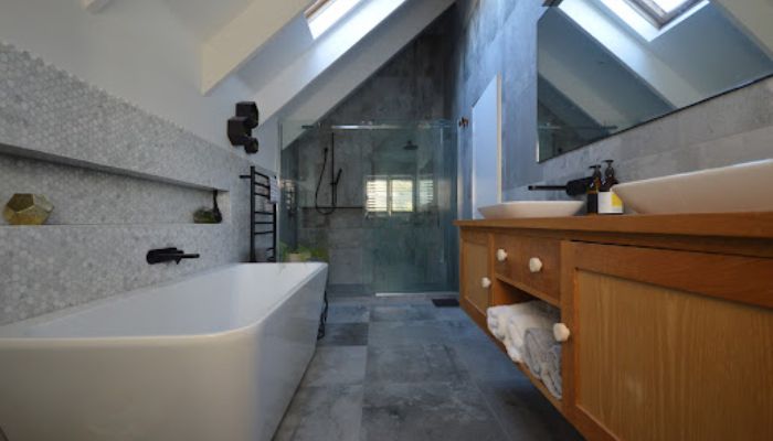 Smart Bathroom Renovations: High-Tech Upgrades on a Budget