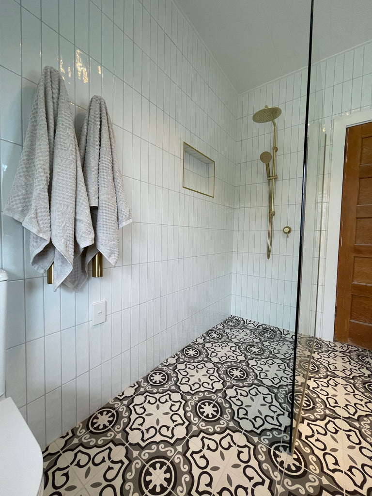 Round Shower Mixer Mains Pressure