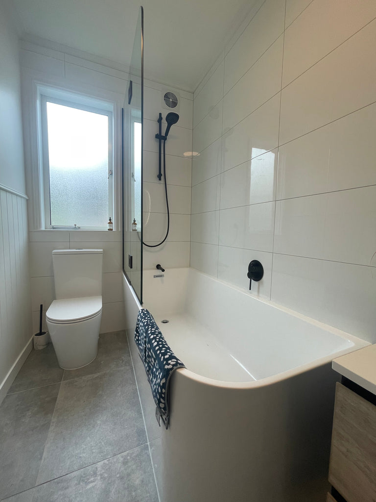 Disc Round - Adjustable Slide Shower